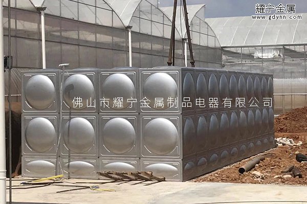不锈钢水箱和塑料水箱哪个好 不锈钢水箱和塑料水箱哪个好