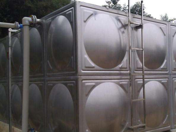 不规则形状不锈钢保温水箱