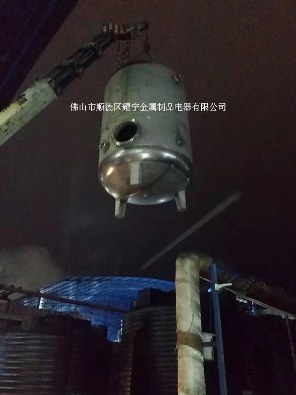 广西贺州不锈钢承压水箱,太阳能工程水箱