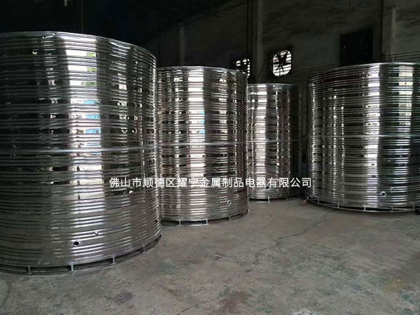 福建不锈钢圆形水箱,太阳能热水工程水箱