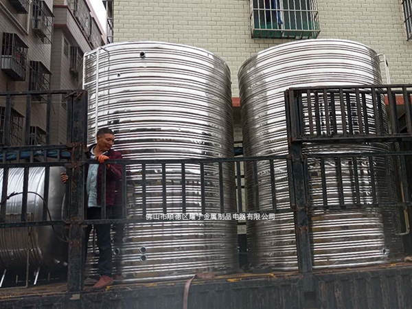 <b>惠州惠阳区不锈钢水箱，10吨圆形保温水箱</b>
