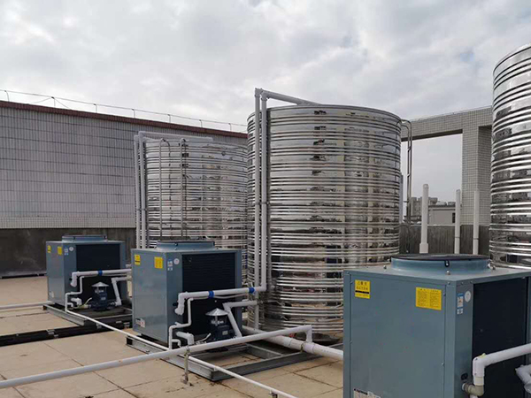 湛江开发区热水工程施工安装完毕，空气能水箱304不锈钢