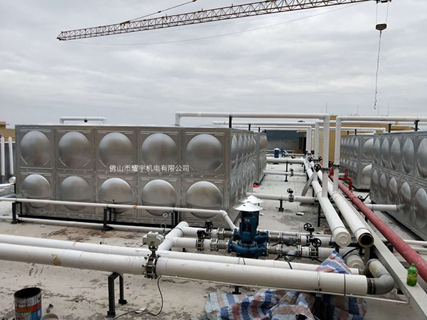 <b>惠州惠城区不锈钢水箱空气源热泵热水方形保温水箱</b>